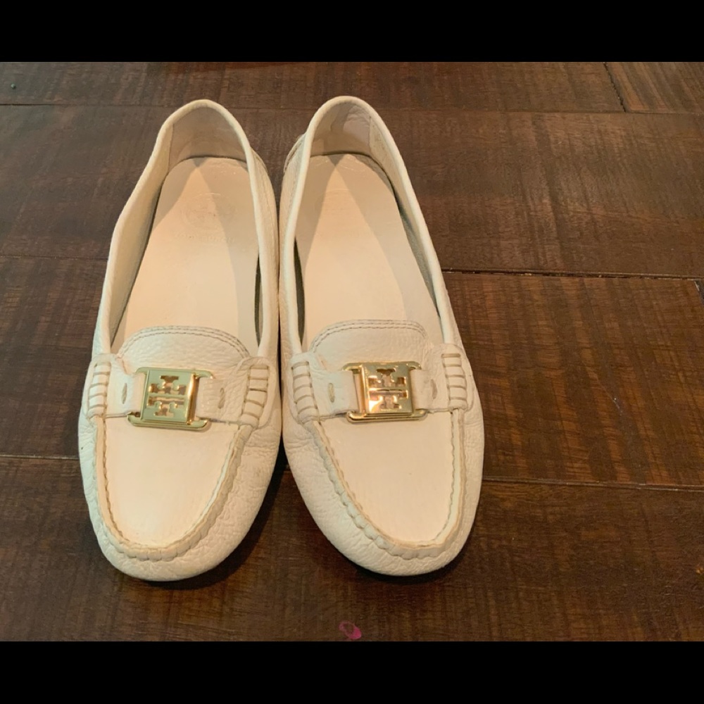 Tory Burch White Leather Kendrick Driving Shoe A+